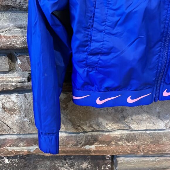 Nike AOP Blue and Pink Windbreaker Jacket - Picture 4 of 9